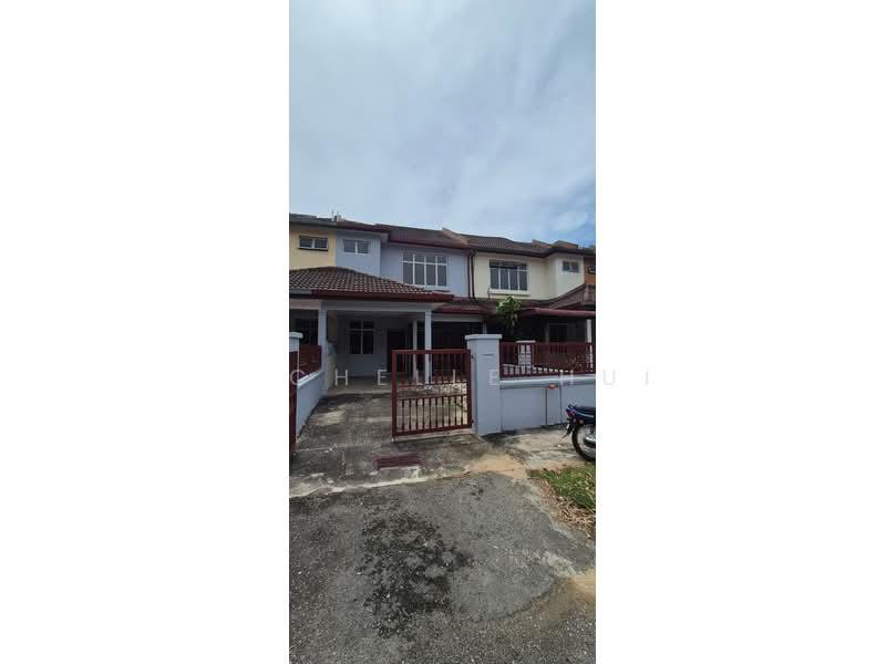 Taman Desa Cempaka Nilai - 1