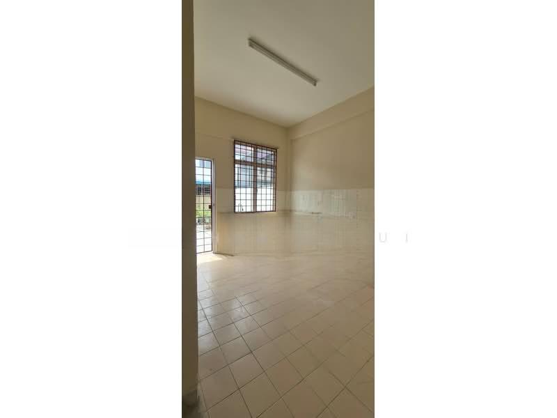 Taman Desa Cempaka Nilai - 5