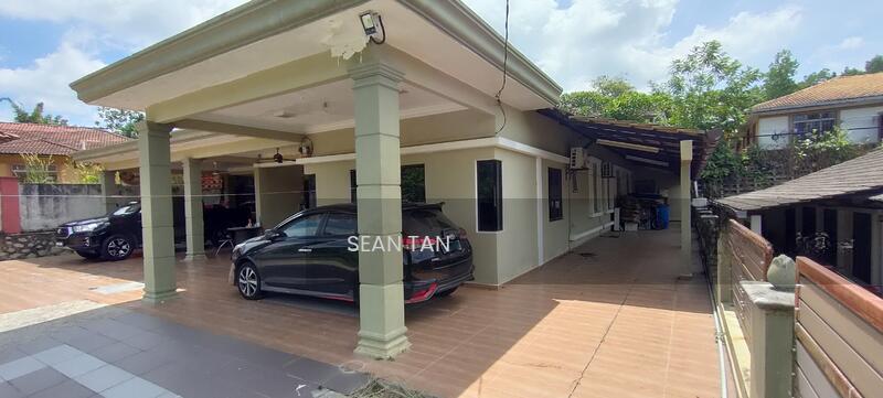 BUKIT BERUNTUNG BUNGLOW FOR SALE - 1