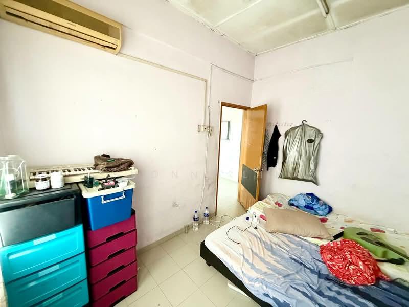 Flat Taman Perling - 4