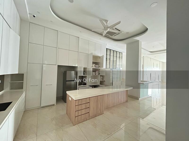 Country Heights Damansara - 4