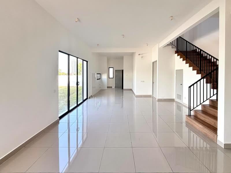 Sejati Lakeside 2 - 2