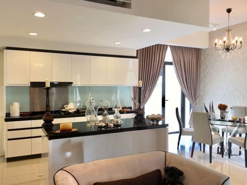 Avira Medini Iskandar - 5