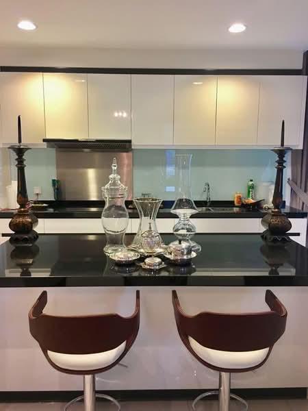 Avira Medini Iskandar - 2