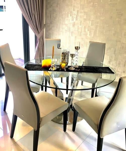 Avira Medini Iskandar - 4