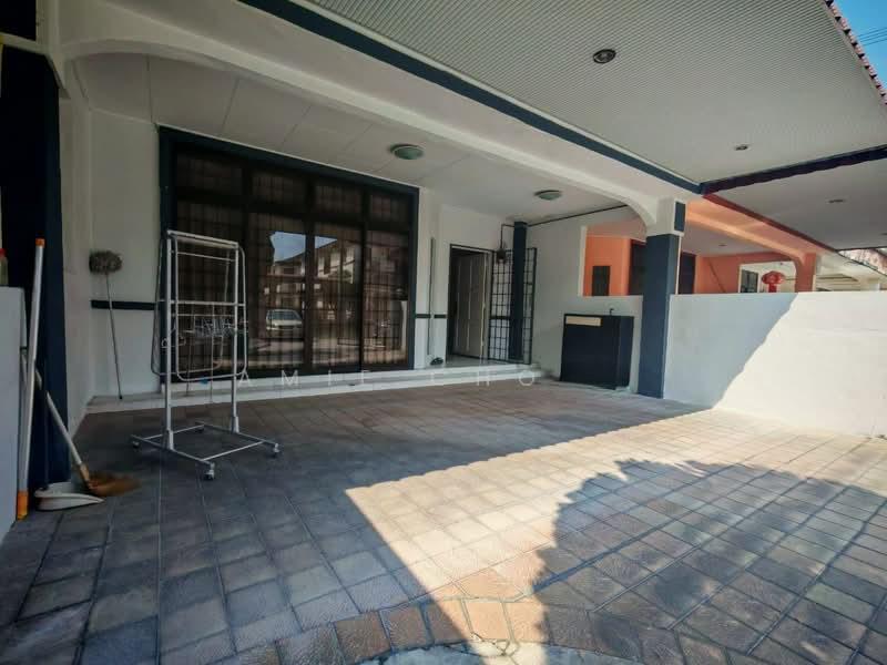 Pengkalan Freehold Double Storey Terrace House Partial Furnished For Sale - 1