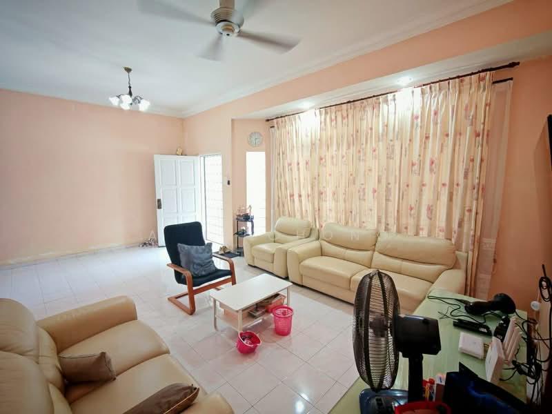 Pengkalan Freehold Double Storey Terrace House Partial Furnished For Sale - 2