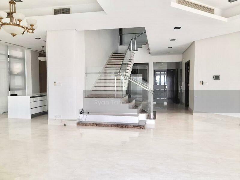 Gallery @ U-Thant - 1