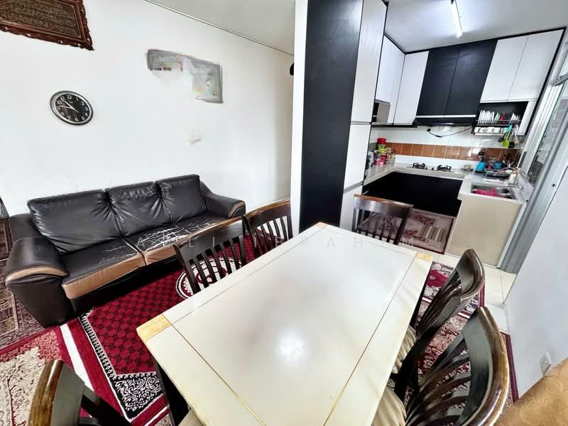 Pangsapuri Anggun - 5