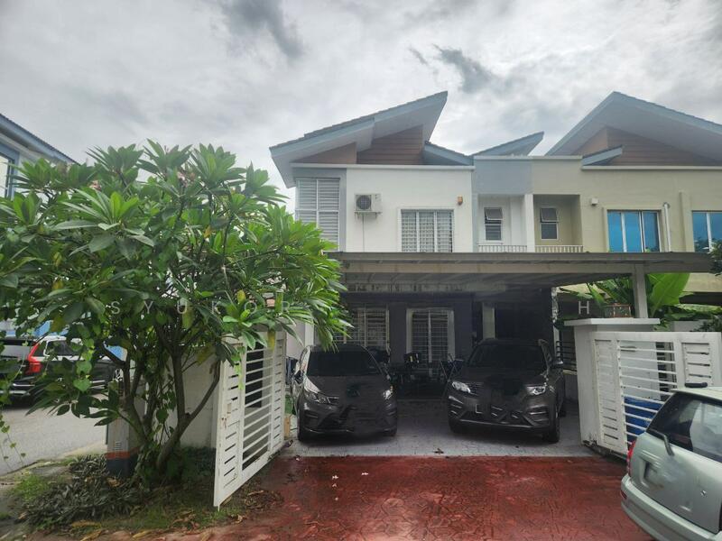 End lot Double Storey Superlink, D'Kayangan Seksyen 13 Shah Alam - 1