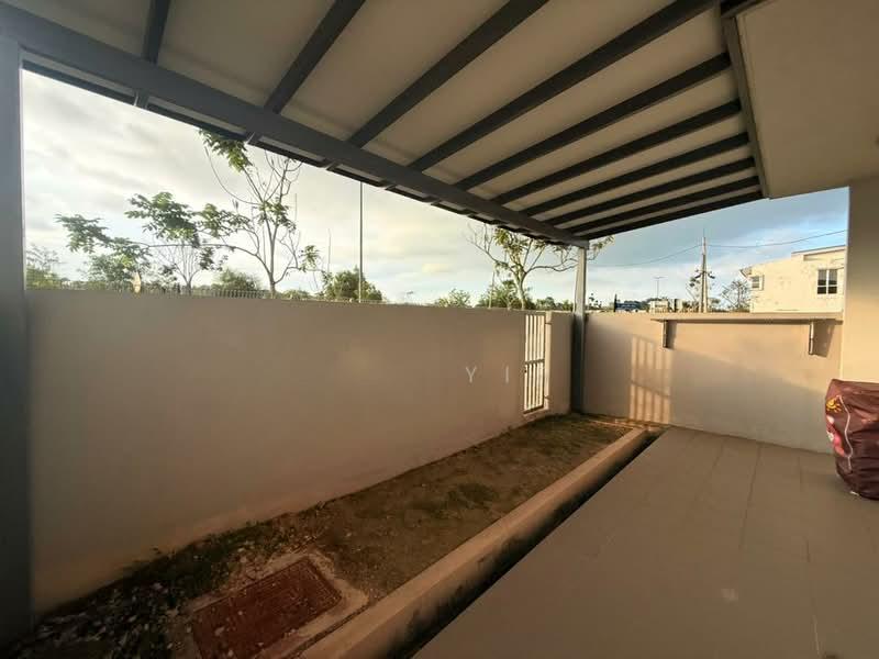 Acacia Park 4B - 5