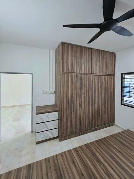 Taman Johor Jaya - 4