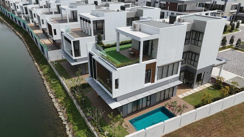 Senibong Cove Isola Coast - 1