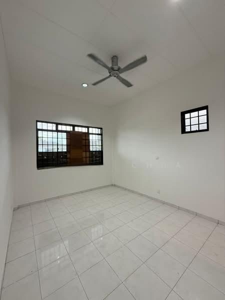 Taman Sri Emas, Batu Kawa - 4