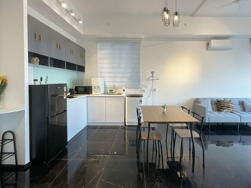 Urban Suites High Floor 2Carpark Fully Reno Furnished 630k - 2