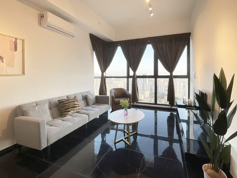 Urban Suites High Floor 2Carpark Fully Reno Furnished 630k - 1