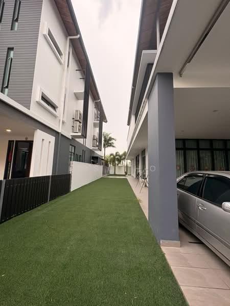 Senibong Cove - Isola Grandeur - 2