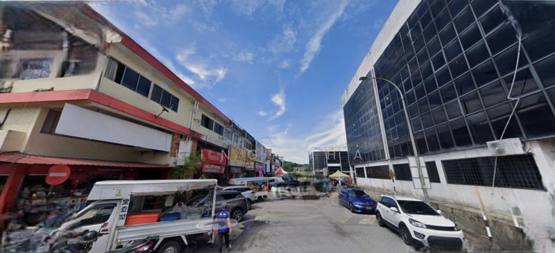 taman melawati jalan negara 3 sty shoplot . main entrance . 22x80 . freehold - 3