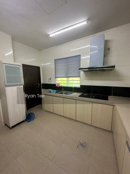 Limited Bungalow Bukit Rimau - 4