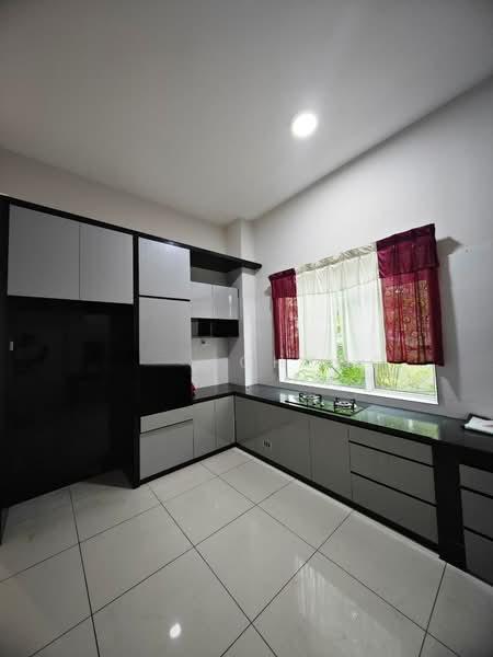 Lahat Double Storey Semi D Cluster Partial Furnished For Sale - 5