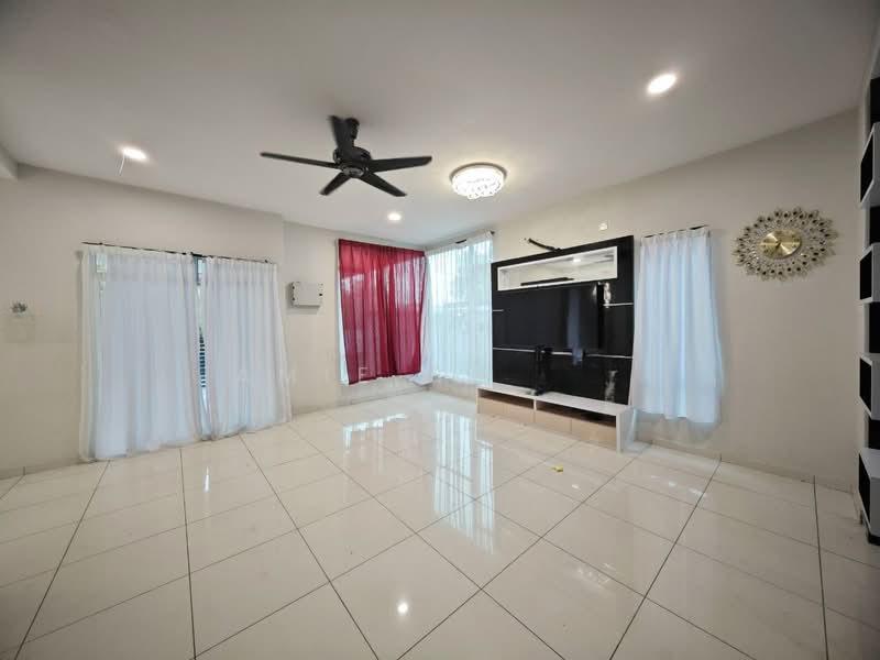 Lahat Double Storey Semi D Cluster Partial Furnished For Sale - 4