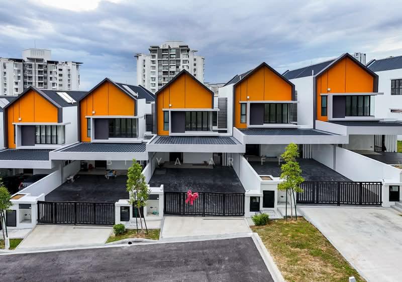 KL East : East 57 - 3