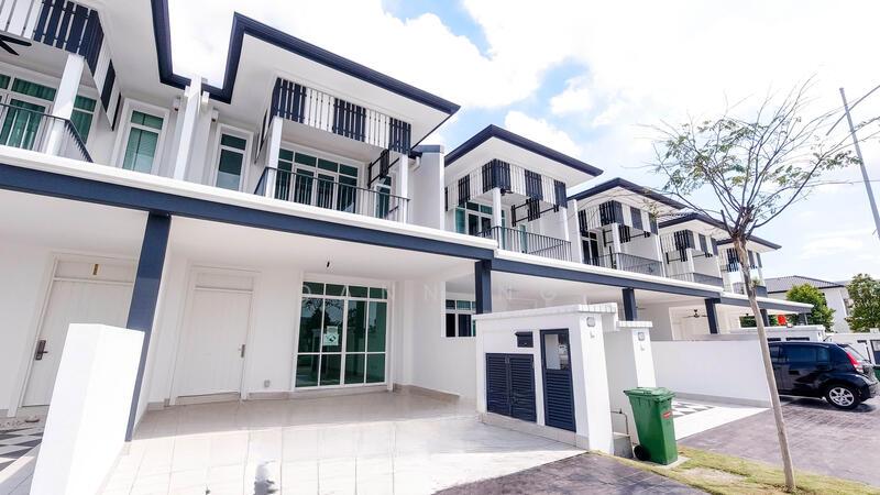 LIMITED NO HOUSE BLOCKING unit CLASSIC HOME 20x70 MELLOWOOD Eco Majestic Semenyih - 1