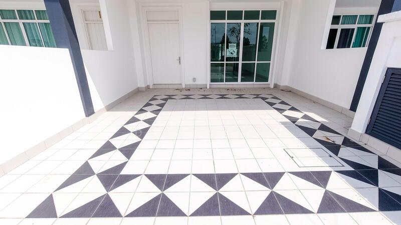 LIMITED NO HOUSE BLOCKING unit CLASSIC HOME 20x70 MELLOWOOD Eco Majestic Semenyih - 3