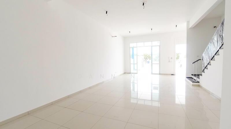 LIMITED NO HOUSE BLOCKING unit CLASSIC HOME 20x70 MELLOWOOD Eco Majestic Semenyih - 5