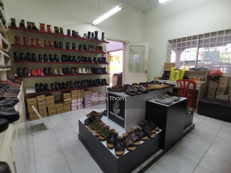 Bungalow at Seri Kembangan - 3