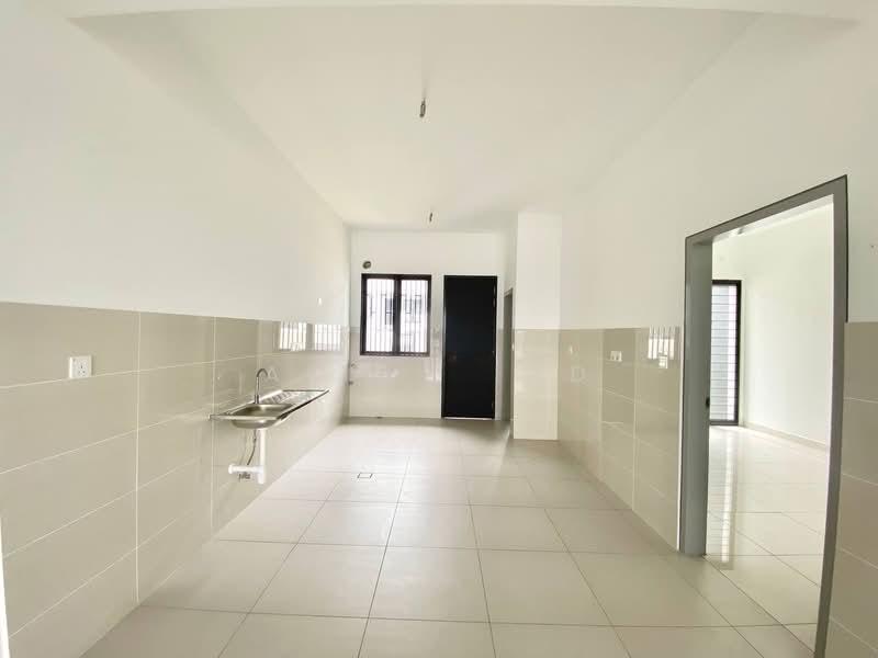 Elmina Green Six - 4