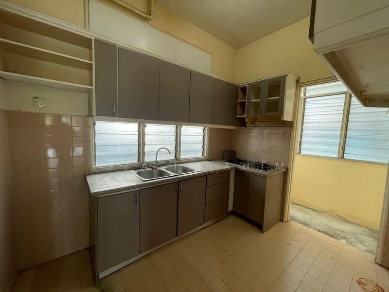 Putri Apartment - 2