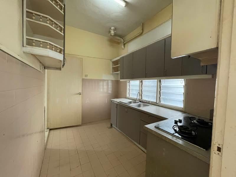 Putri Apartment - 3