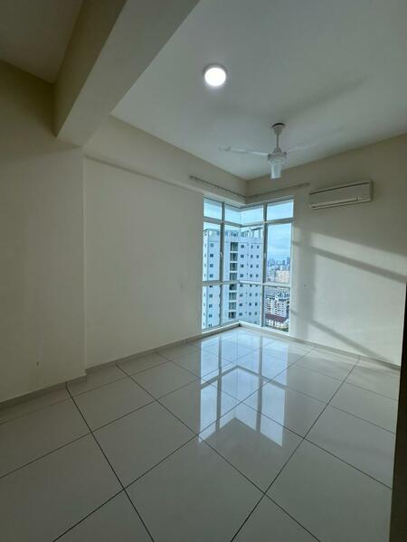 Straits Garden Condominium - 4