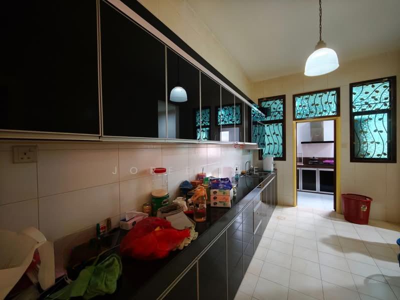 Kulai Indahpura Iris Spacious Well Renovated 2 Storey Semi D for Sale - 5