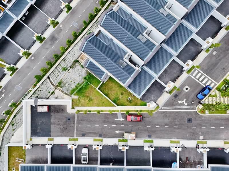 KL East : East 57 - 4