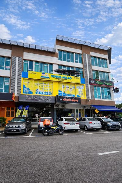ROI4.8% Jalan Pendidikan 8 @ 3 storey shoplot - 2