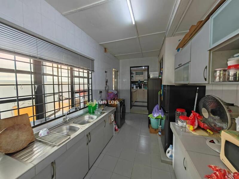 Semi-D house at SS2 - 2