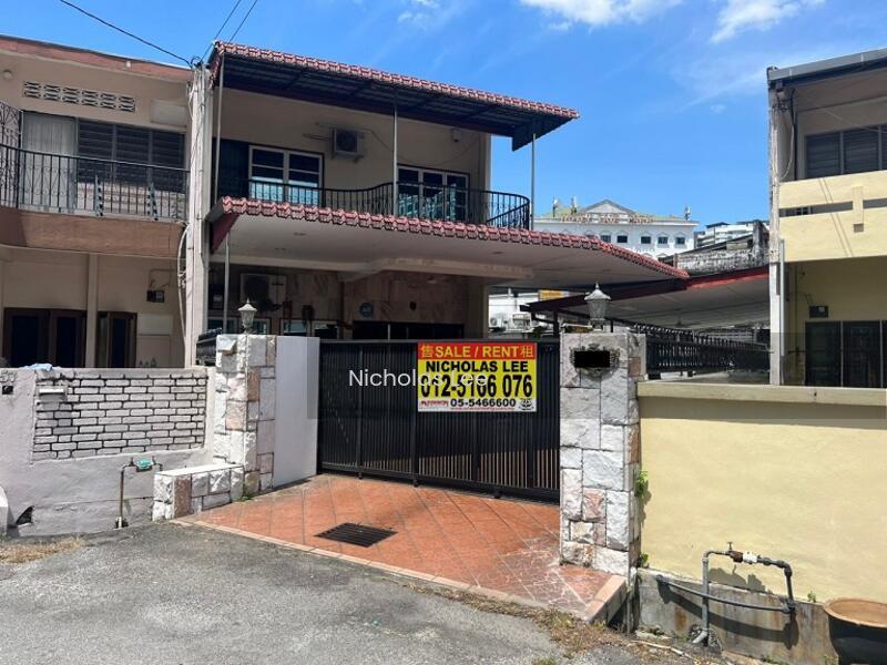 Double Storey Corner House at Fair Park - 1