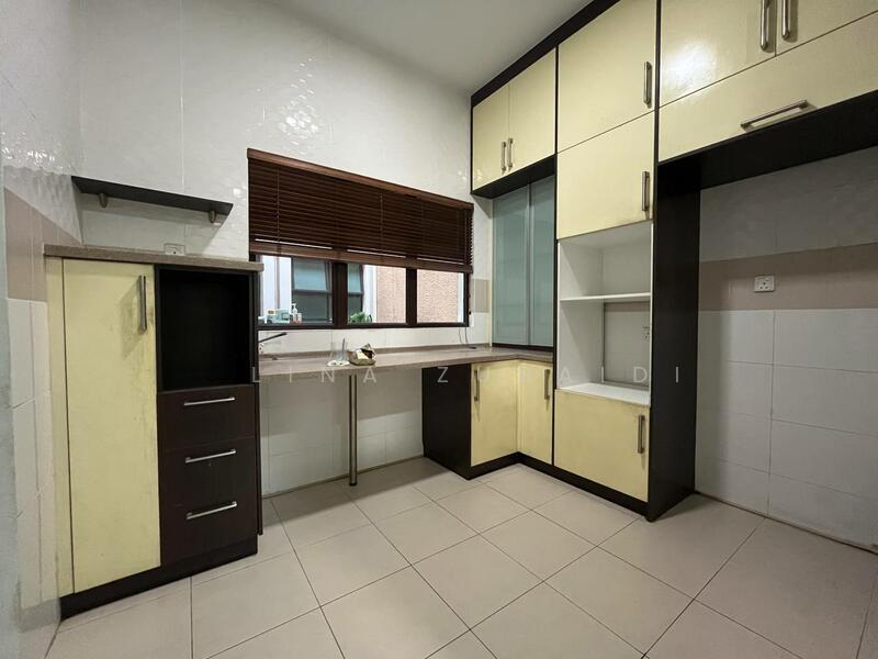 Ixora Denai Alam : 2 Storey 26 x 80 Intermediate Unit 5Bed 5Bath - 5