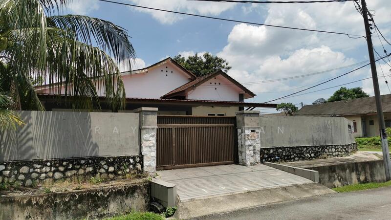 Bungalow at Petaling Jaya, Old Town - 1