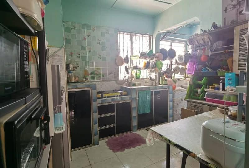 Flat Taman Ungku Tun Aminah - 3