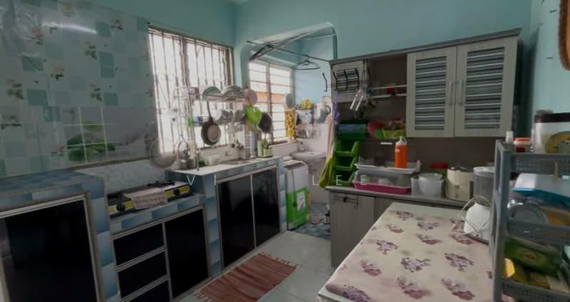 Flat Taman Ungku Tun Aminah - 4