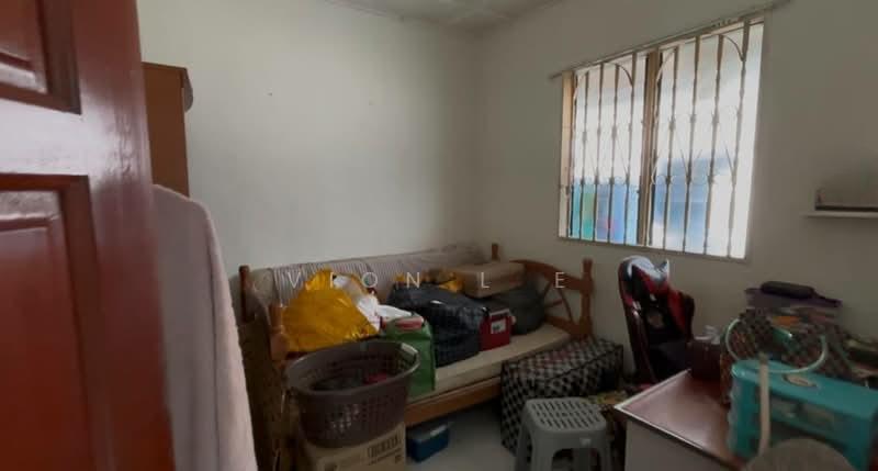 Flat Taman Ungku Tun Aminah - 5