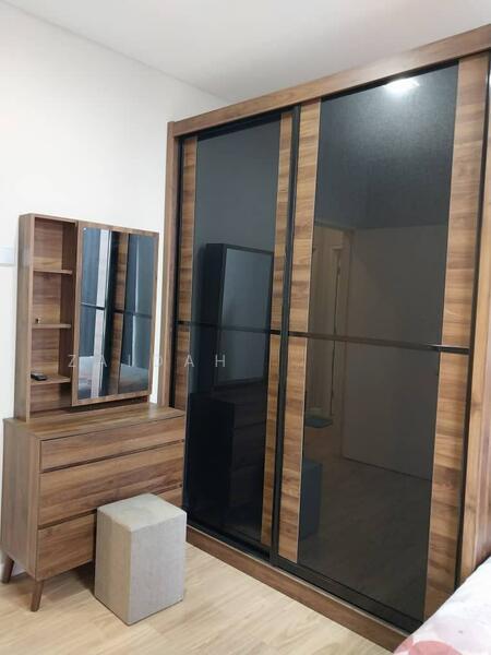 Lakefront Residence - 4