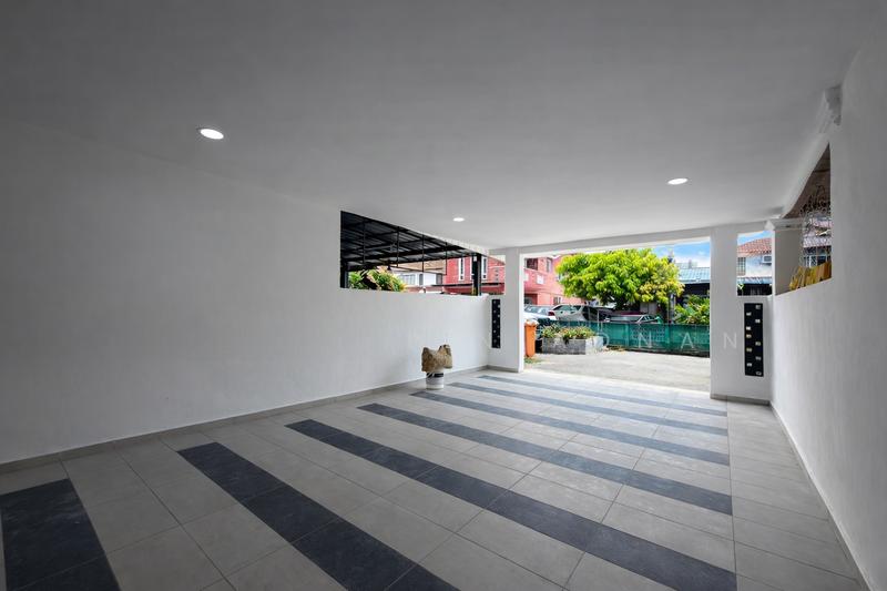 Fully Renovated Double Storey Terrace Taman Kantan Permai - 3