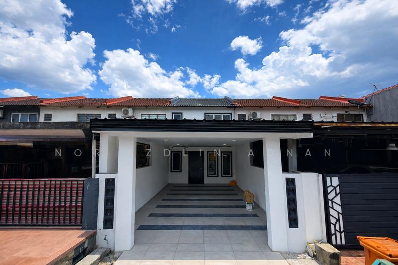 Fully Renovated Double Storey Terrace Taman Kantan Permai - 1
