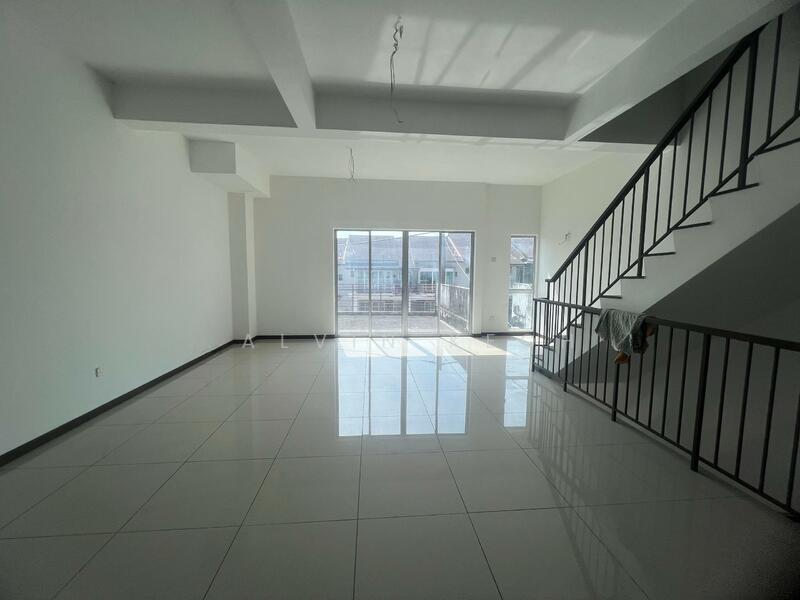 Iris, Taman Titi Heights - 1