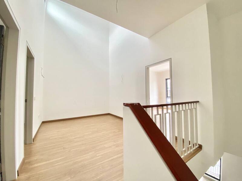 Elmina Green Four - 3