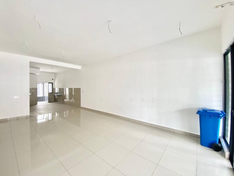 Elmina Green Four - 5